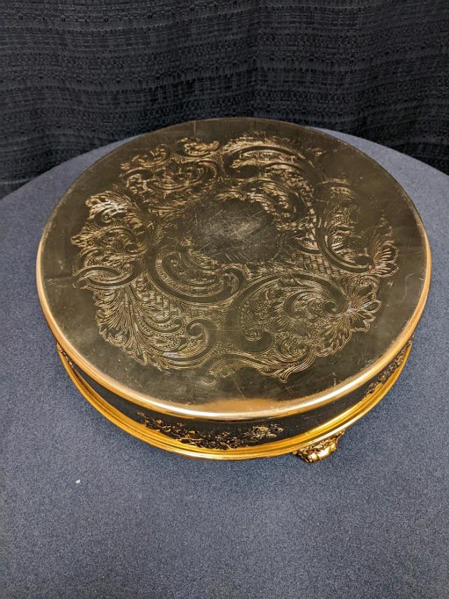 Where to find 14 ROUND GOLD CAKE STAND in Longview