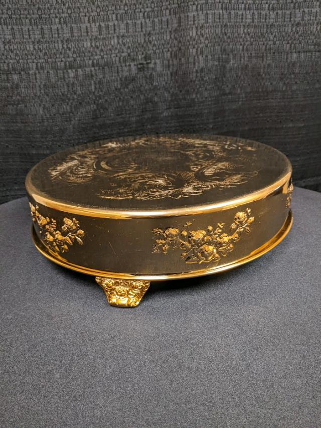 Rental store for 14  ROUND GOLD CAKE STAND in Longview TX